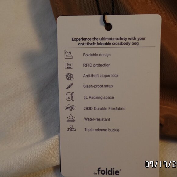 Foldie Belt Bag New With Tags Hard to Find Light Brown - Picture 6 of 10